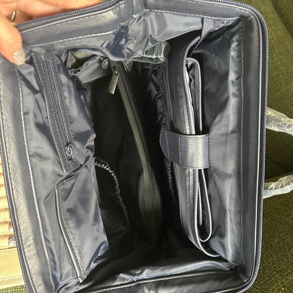 Beis Diaper Backpack in Navy - Picture 2 of 8